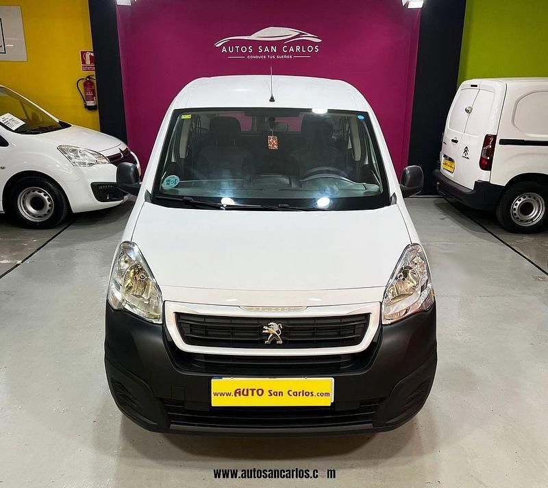 Usado Peugeot Partner Tepee Access 75 CV (55 kW) 2018 Blanco Monovolumen