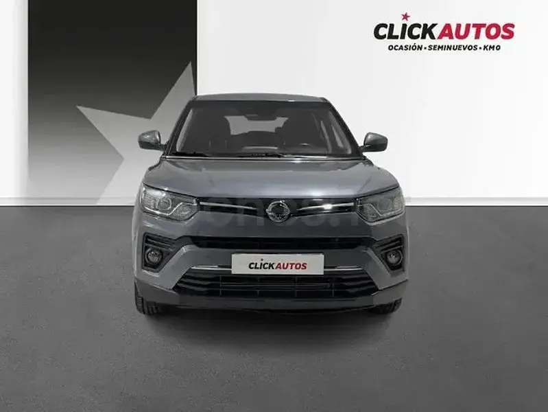 Usado SsangYong Tivoli 128 CV (94 kW) 2023 Gris / plata SUV