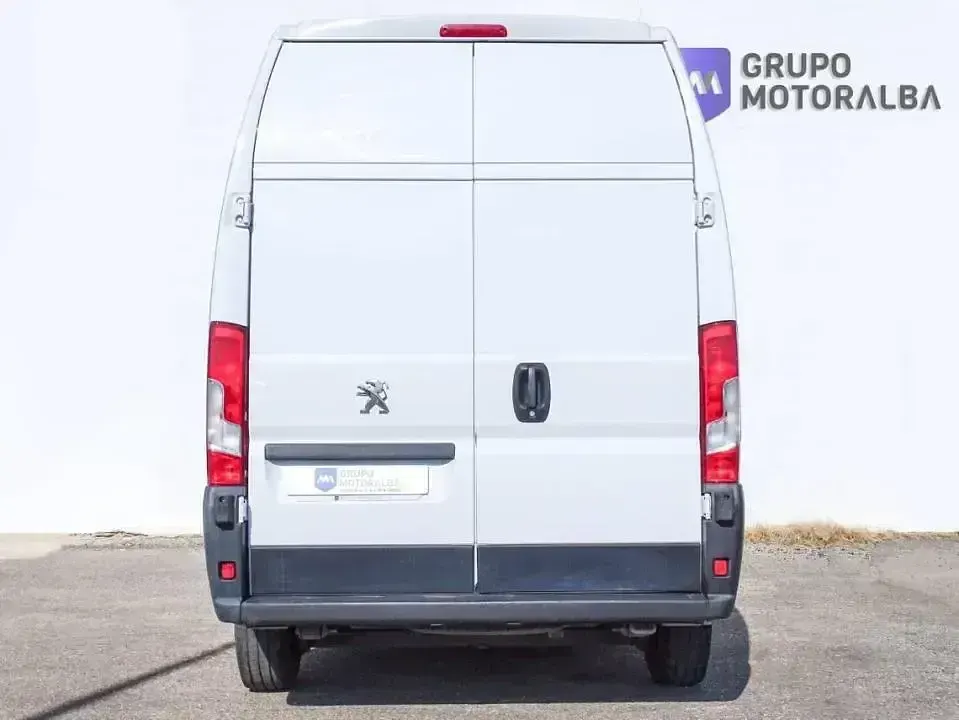 Usado Peugeot Boxer S 140 CV (102 kW) 2021 Blanco Van