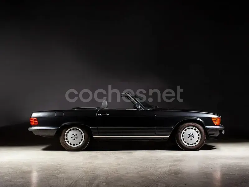 Usado Mercedes SL300 188 CV (138 kW) 1986 Gris / plata Descapotable