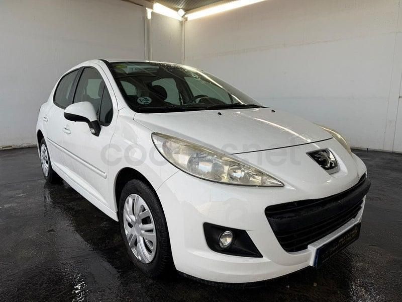 Begagnad Peugeot 207 68 HK (50 kW) 2013 Vit Sedan