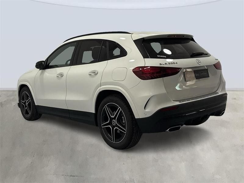 Usado Mercedes GLA200 150 HP (110 kW) 2025 Branco SUV