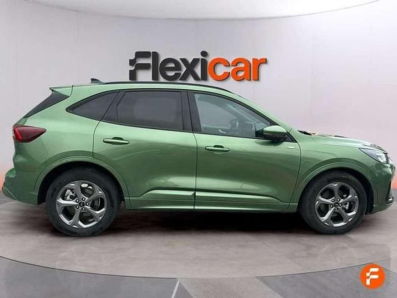 Usado Ford Kuga ST-Line 150 CV (110 kW) 2025 Verde SUV