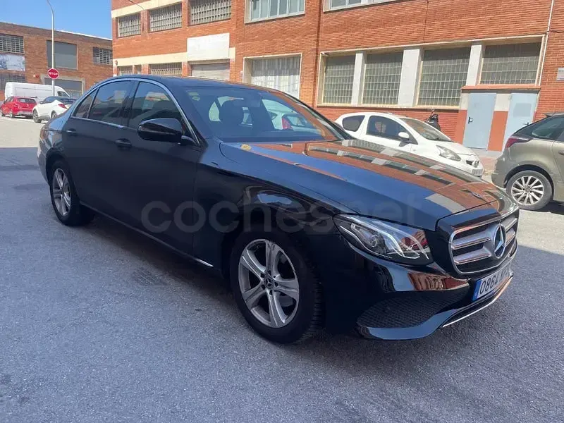 Usado Mercedes E200 150 CV (110 kW) 2017 Negro Berlina