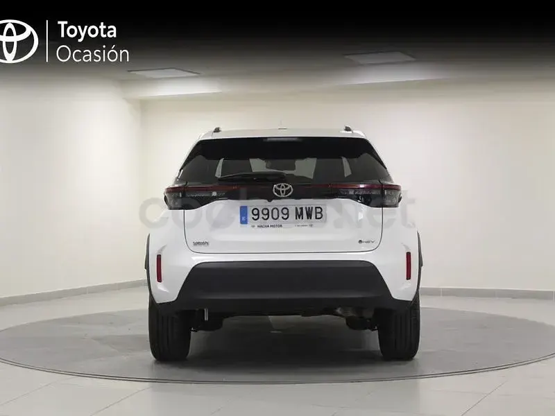 Usado Toyota Yaris Cross Active 116 CV (85 kW) 2024 Blanco SUV