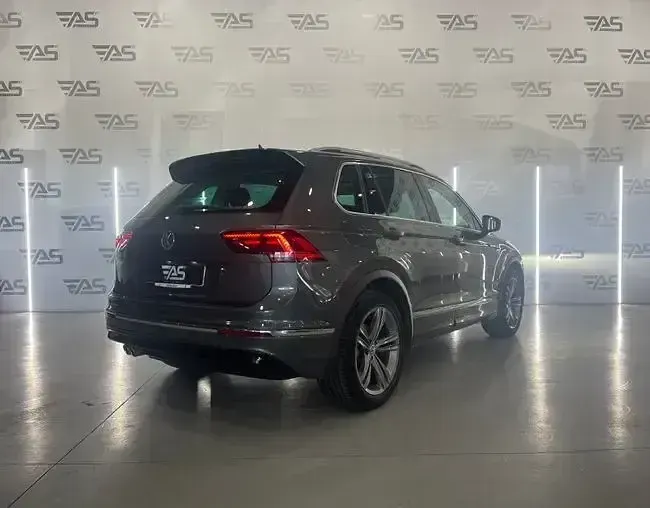 Usado VW Tiguan Advance 150 CV (110 kW) 2019 Blanco SUV