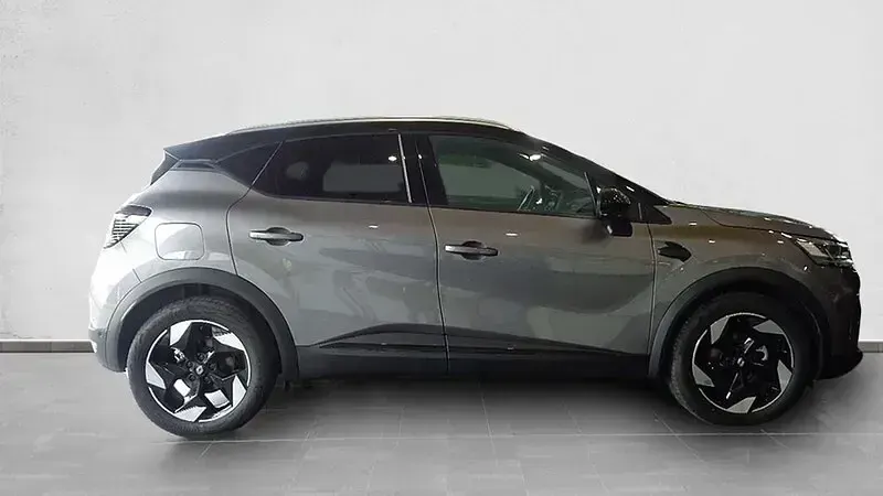 Usado Renault Captur Techno 100 CV (73 kW) 2025 Gris SUV