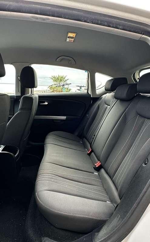 Usado Seat Leon Style 125 CV (91 kW) 2012 Blanco Utilitario