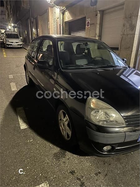 Usado Renault Clio II Authentique 75 CV (55 kW) 2006 Negro Berlina