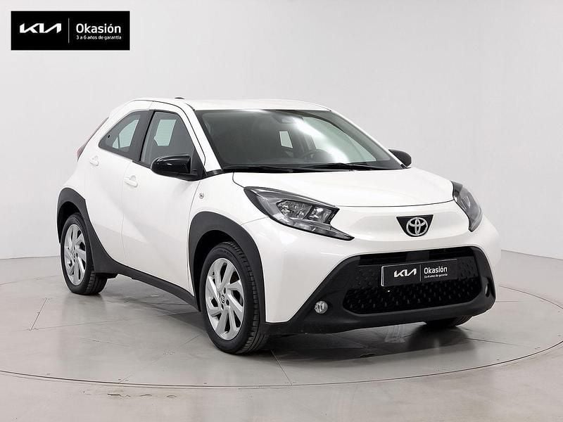 Usado Toyota Aygo X Play 72 CV (52 kW) 2024 Blanco SUV