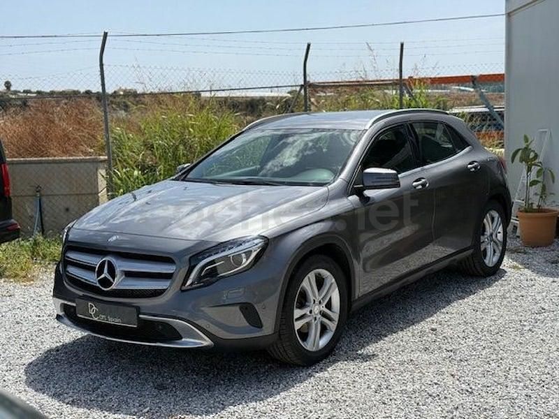 Usado Mercedes GLA200 Urban 136 CV (100 kW) 2014 Gris / plata SUV