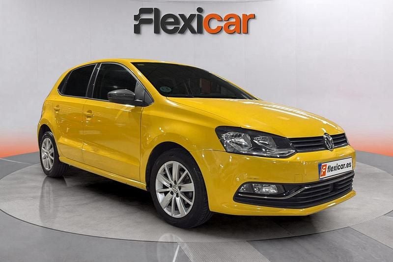 Amarillo Usado 2017 VW Polo Advance Berlina | 10.990 € (Precio justo) - Imagen 1/4