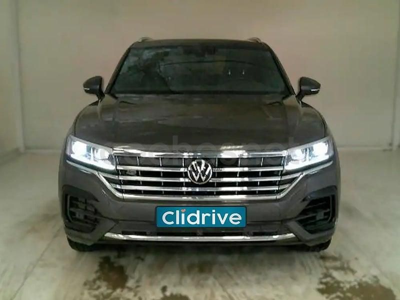 Usado VW Touareg 286 CV (210 kW) 2022 Gris / plata SUV