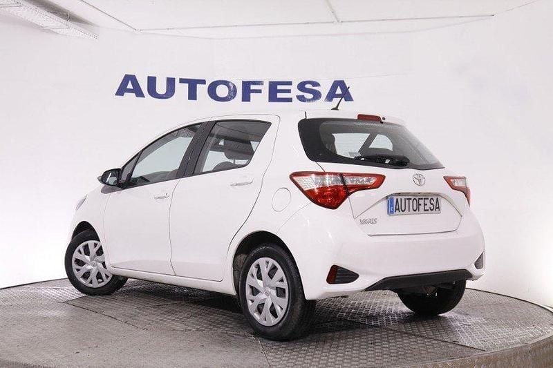 Usado Toyota Yaris City 70 CV (51 kW) 2017 Blanco Berlina