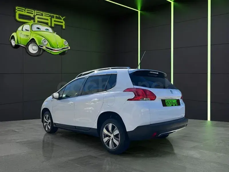 Usado Peugeot 2008 Style 100 CV (73 kW) 2016 Blanco SUV