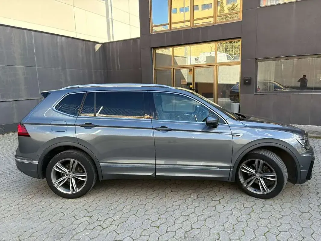 Usado VW Tiguan Sport 150 CV (110 kW) 2020 Gris SUV