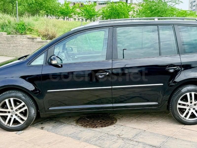 Usado VW Touran Highline 140 CV (102 kW) 2007 Negro Monovolumen