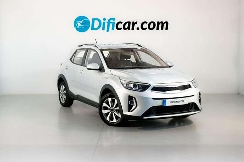Usado Kia Stonic 84 CV (61 kW) 2023 Gris SUV