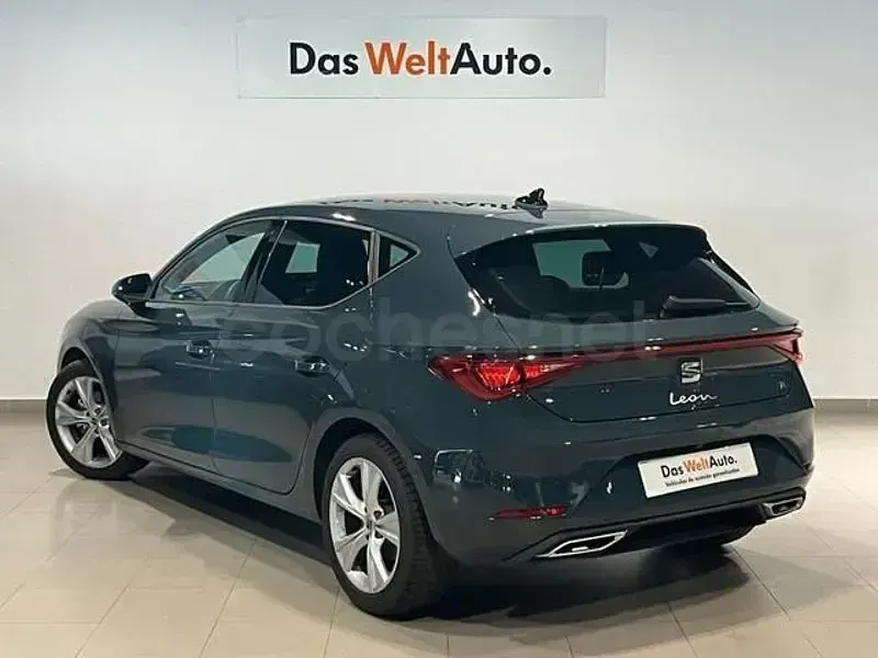 Usado Seat Leon FR 204 CV (150 kW) 2025 Azul Berlina