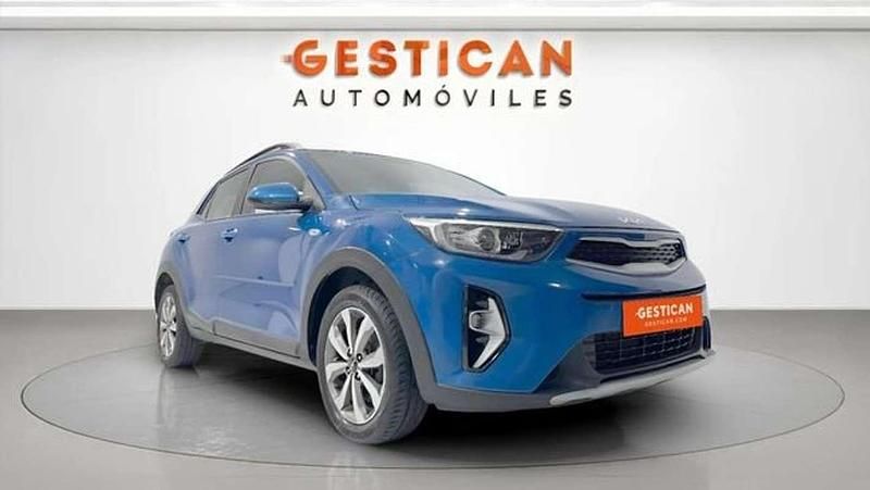 Usado Kia Stonic 84 CV (61 kW) 2022 Azul SUV