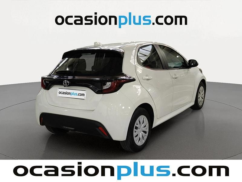 Usado Toyota Yaris Business Edition 69 CV (50 kW) 2023 Blanco Utilitario