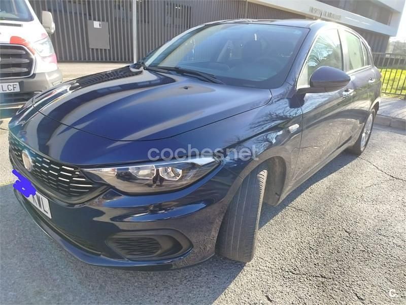 Usado Fiat Tipo Lounge 95 CV (69 kW) 2019 Azul Familiar