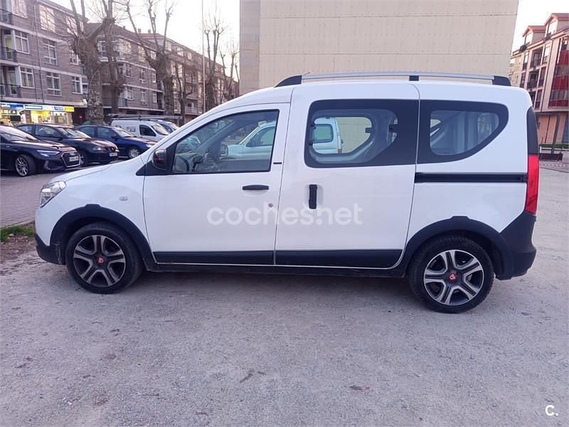 Usado Dacia Dokker 95 CV (69 kW) 2019 Blanco Monovolumen