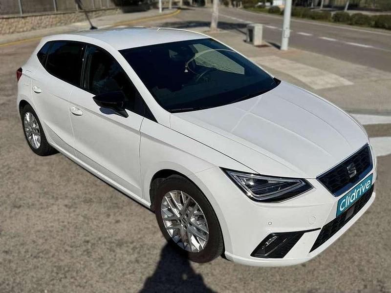 Usado Seat Ibiza Style 110 CV (80 kW) 2025 Blanco Utilitario