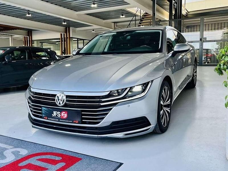 Usado VW Arteon 151 CV (111 kW) 2019 Plateado Utilitario
