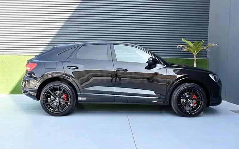 Usado Audi Q3 Sportback 150 CV (110 kW) 2022 Negro SUV