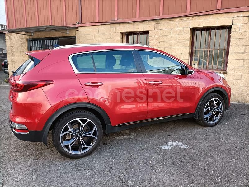 Usado Kia Sportage GT-Line 136 CV (100 kW) 2019 Granate SUV