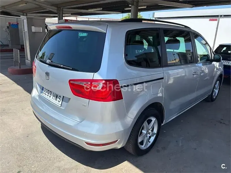 Usado Seat Alhambra Style 140 CV (102 kW) 2014 Gris / plata Monovolumen