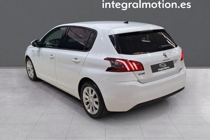 Usado Peugeot 308 Style 102 CV (75 kW) 2021