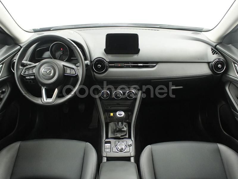 Usado Mazda CX-3 121 CV (88 kW) 2022 Granate SUV