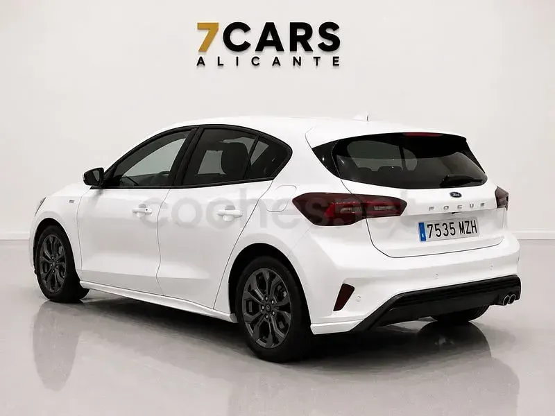 Usado Ford Focus ST-Line 115 CV (84 kW) 2025 Blanco Berlina