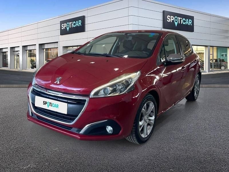 Usado Peugeot 208 Active 110 CV (80 kW) 2016 Rojo Utilitario