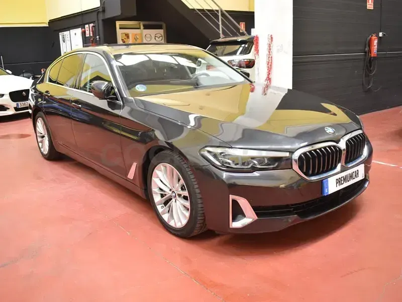 Usado BMW 530 286 CV (210 kW) 2021 Gris / plata Berlina
