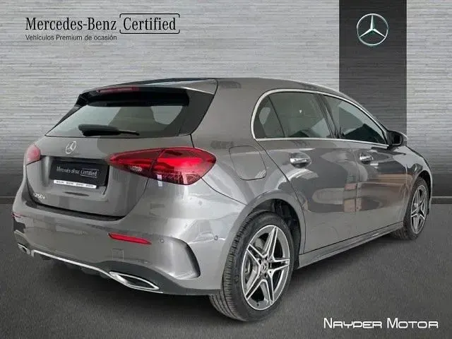 Usado Mercedes A180 116 CV (85 kW) 2025 Gris montaña