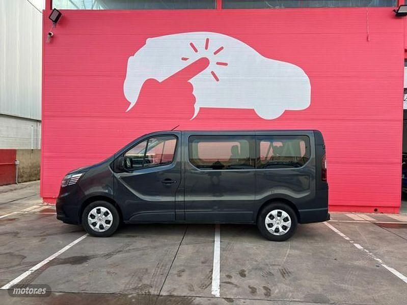 Usado Renault Trafic 110 CV (80 kW) 2023 Gris Monovolumen