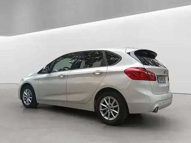 Usado BMW 216 Active Tourer Executive 116 CV (85 kW) 2020 Blanco Monovolumen