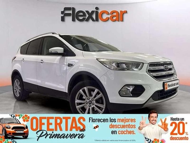 Usado Ford Kuga Trend 120 CV (88 kW) 2019 Blanco SUV