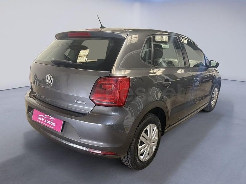 Usado VW Polo Edition 75 CV (55 kW) 2017 Gris / plata Berlina