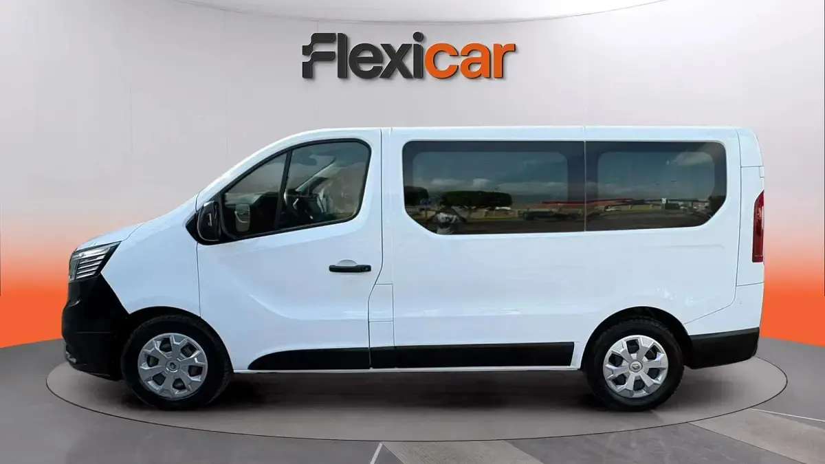 Usado Renault Trafic 110 CV (80 kW) 2021 Blanco Monovolumen