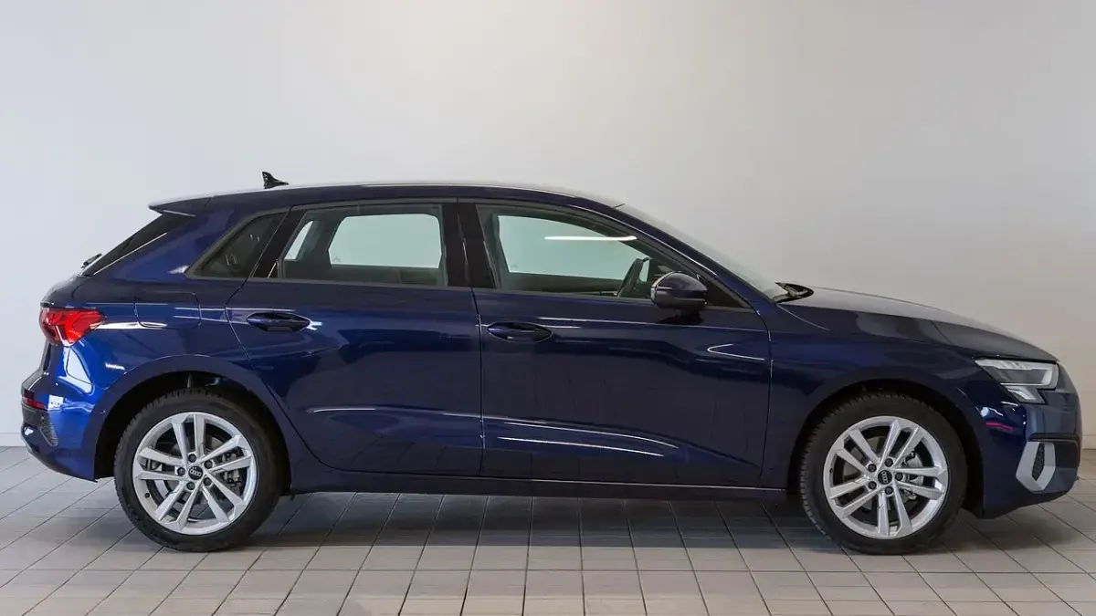 Usado Audi A3 Advanced Plus 150 CV (110 kW) 2022 Azul Berlina