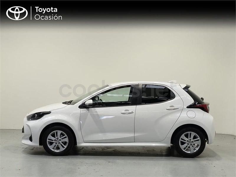 Usado Toyota Yaris Hybrid Active 116 CV (85 kW) 2021 Blanco Berlina
