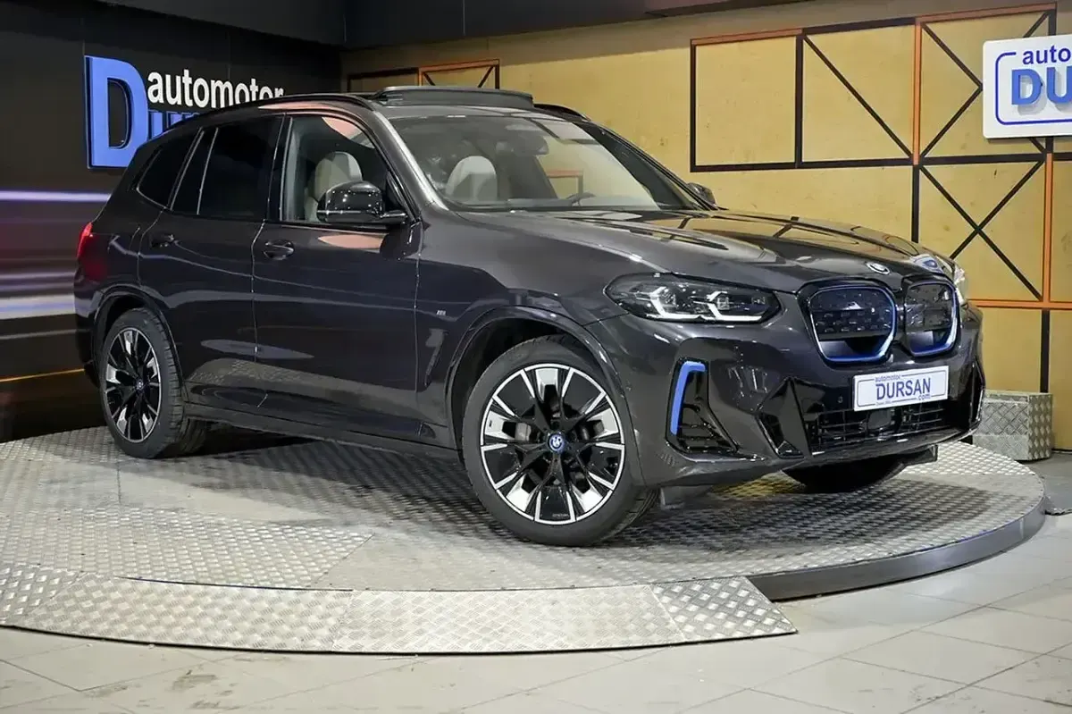 Usado BMW iX3 M Sport 210 kW (286 HP) 2022 Cinzento SUV