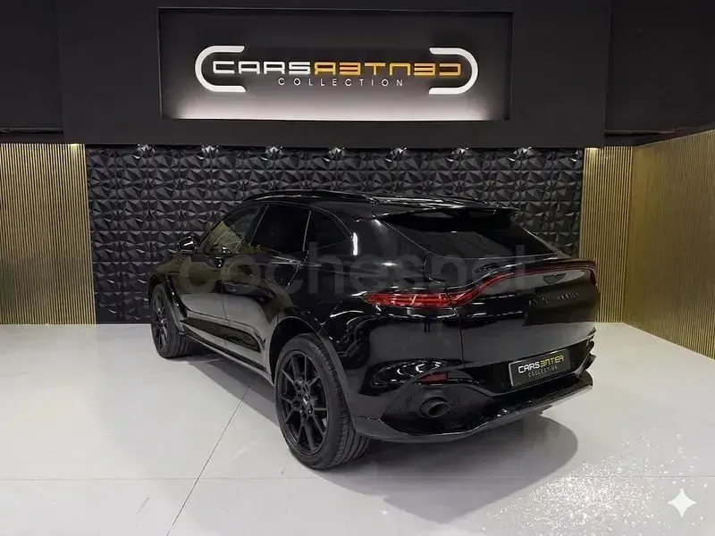 Usado Aston Martin DBX 550 CV (404 kW) 2021 Negro SUV