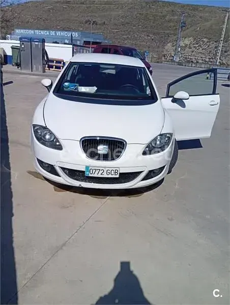 Usado Seat Leon Ecomotive 105 CV (77 kW) 2008 Blanco Utilitario