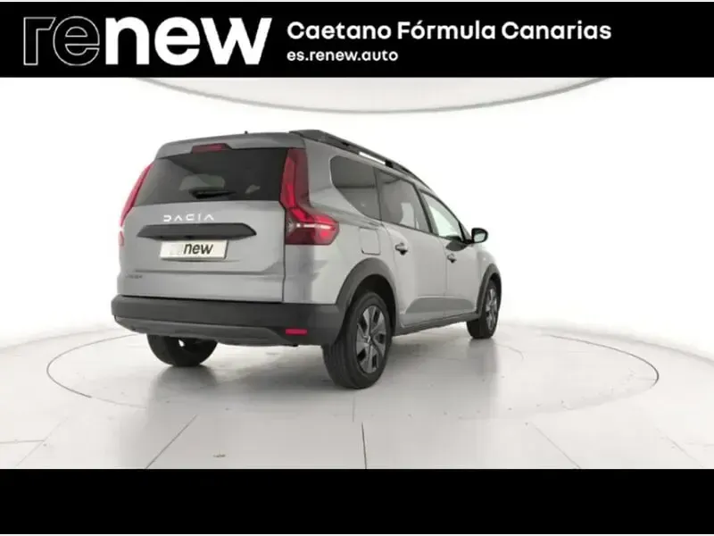 Usado Dacia Jogger Expression 100 CV (73 kW) 2025 Gris Monovolumen