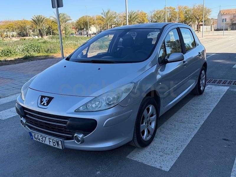Usado Peugeot 307 110 CV (80 kW) 2007 Gris / plata Berlina